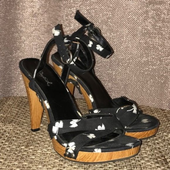 Qupid Shoes - Qupid black&white highheels